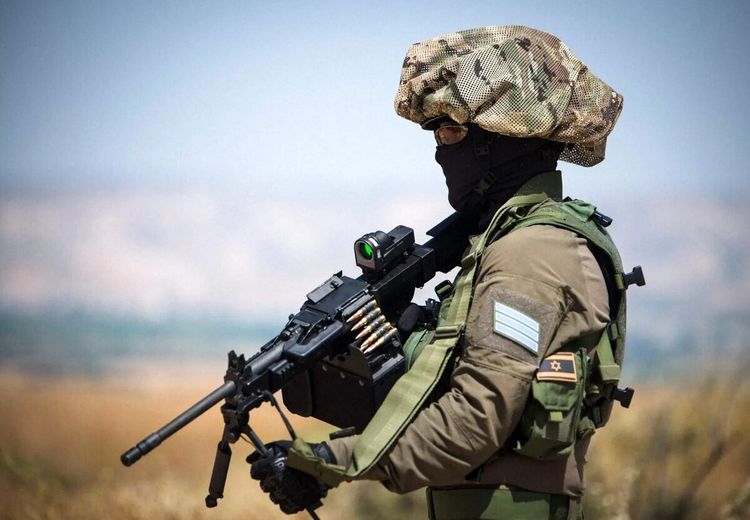 چرا سربازان اسراییلی کلاه مدل سرآشپزی استفاده می‌کنند؟