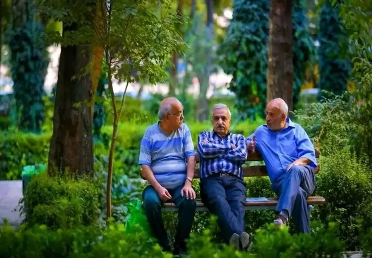 حقوق فروردین بازنشستگان کشوری پرداخت می‌شود
