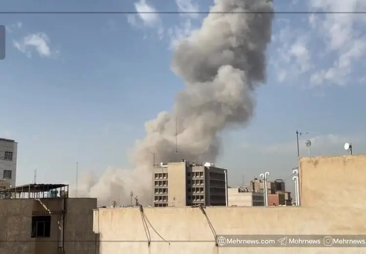 تصاویری از انفجار در محدوده میدان پاستور تهران