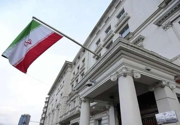 پرچم ایران در نمایندگی‌های واقع در اروپا به حالت نیمه‌برافراشته درآمد