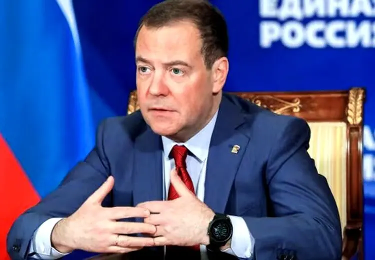هشدار مدودف درباره تاسیسات پهپادی اروپا