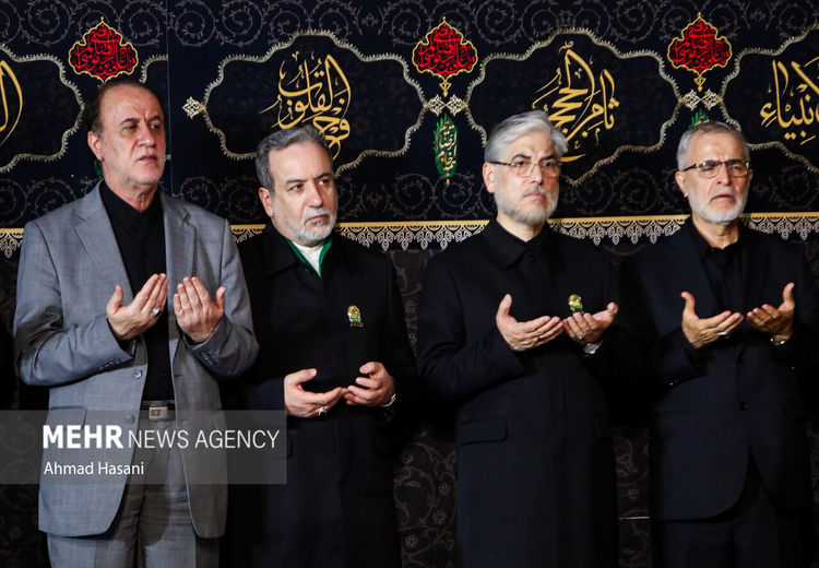 دو وزیر پزشکیان در مراسم خطبه خوانی شب شهادت امام رضا (ع) 