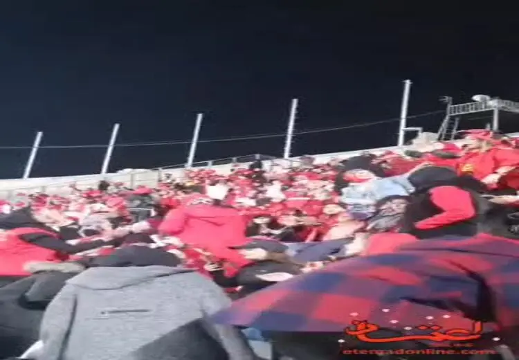 شعار جالب زنان هوادار پرسپولیس در بازی مقابل الدحیل