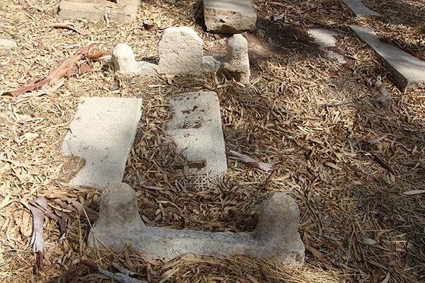تعرض به گورستان هزار سالۀ شیراز