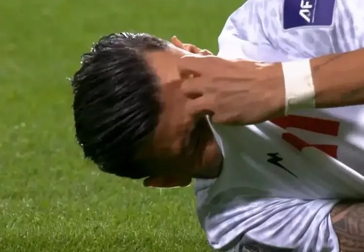 اشک‌های محمد عسکری پس از مصدومیت شدید در بازی مقابل ازبکستان+ عکس