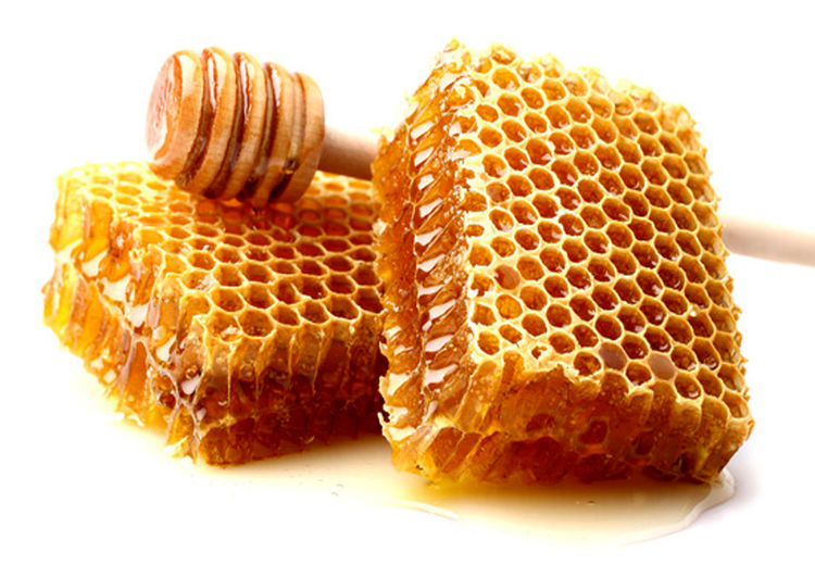 موم این نوع عسل‌ها را می‌توانید با خیال راحت بخورید