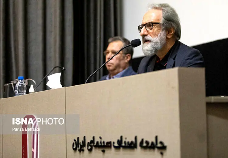بهروز وثوقی هنوز در یک تردید است که برگردد یا بماند