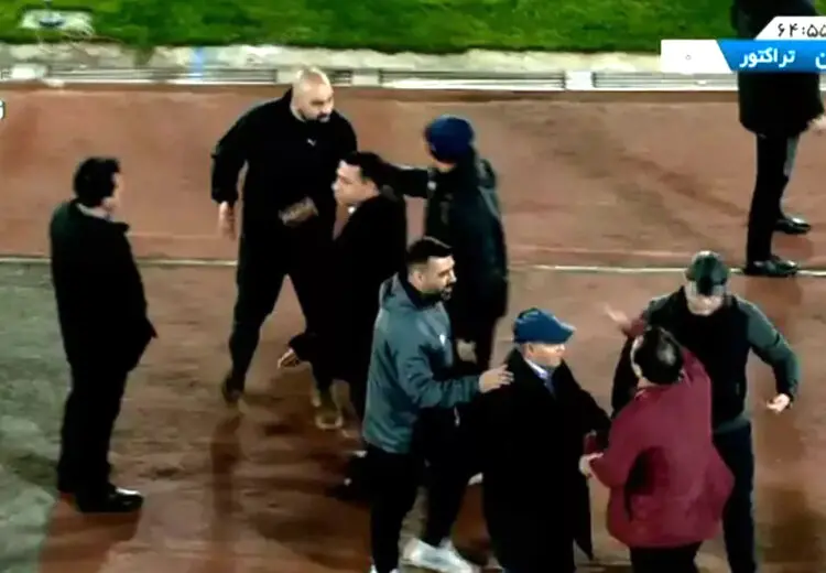 اخراج مازیار و خداداد به دلیل درگیری لفظی!