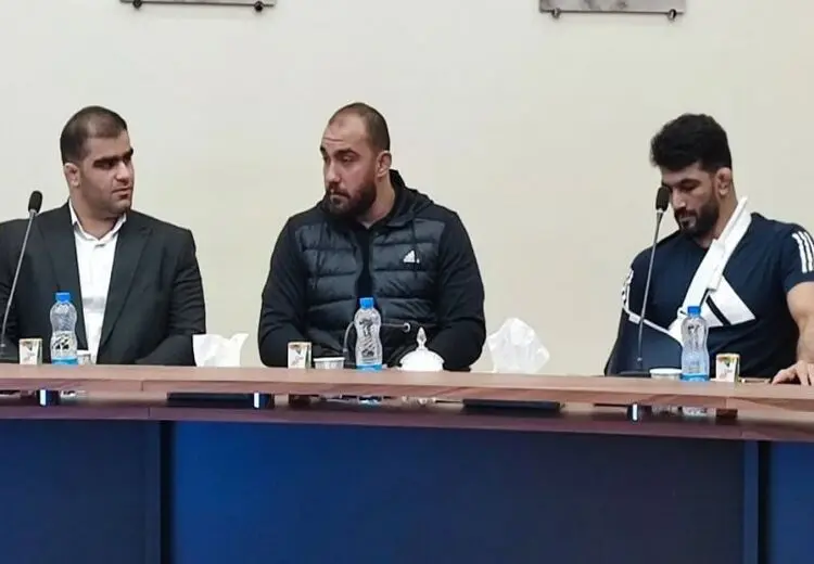 سه ستاره کشتى استخدام بانک ملی شدند