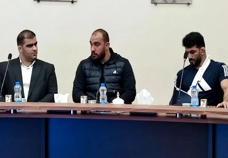 سه ستاره کشتى استخدام بانک ملی شدند