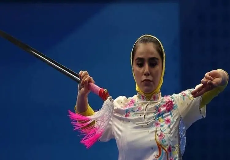 هنرنمایی دختر رزمی کار ایرانی در ساحل