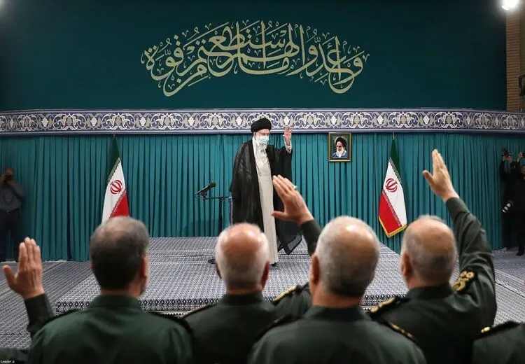 رهبر انقلاب: سپاه بزرگ‌ترین سازمان ضد تروریستی دنیاست/ مراقب باشیم در شناخت دشمن اشتباه نکنیم 