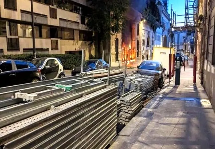 حمله به‌ سفارت ایران در فرانسه