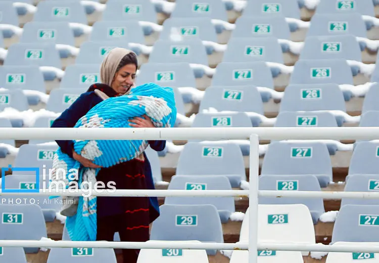 تماشاگر متفاوت بازی آلومینیوم و ملوان