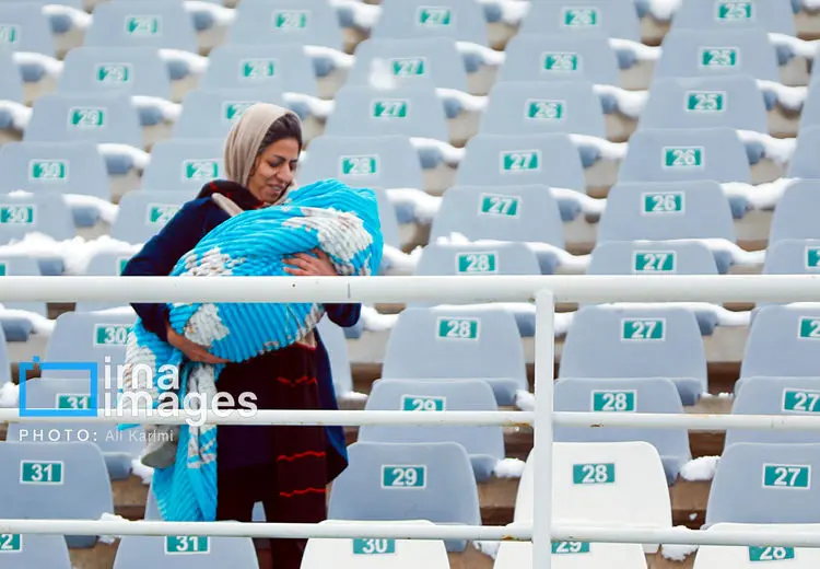 تماشاگر متفاوت بازی آلومینیوم و ملوان