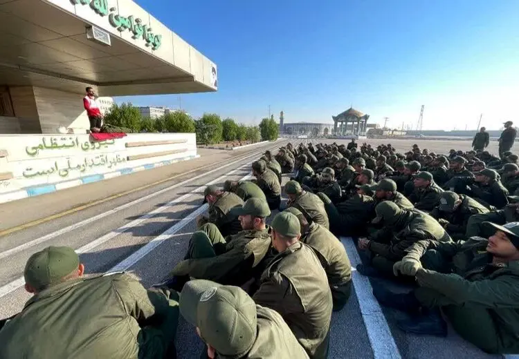 خدمت این سربازان یک ماه کسر می‌شود