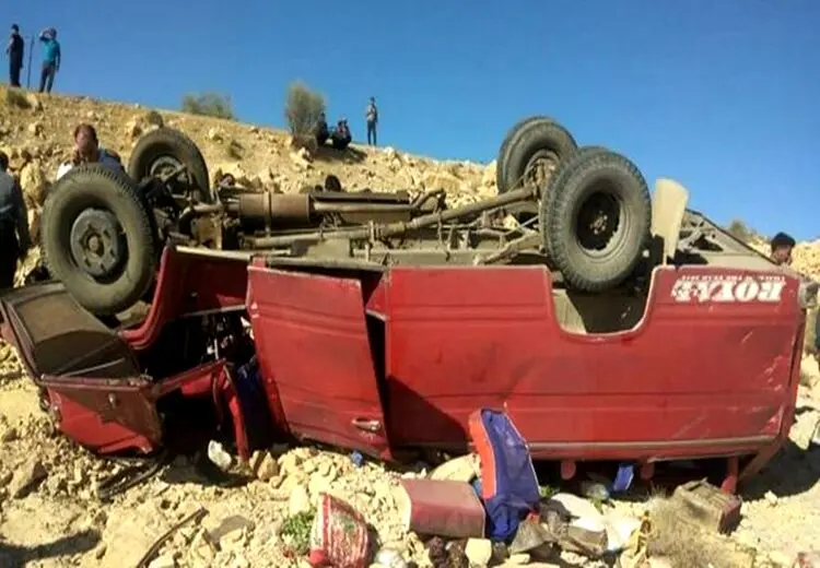 سقوط مینی‌بوس به دره، 6 نفر را به کام مرگ فرستاد