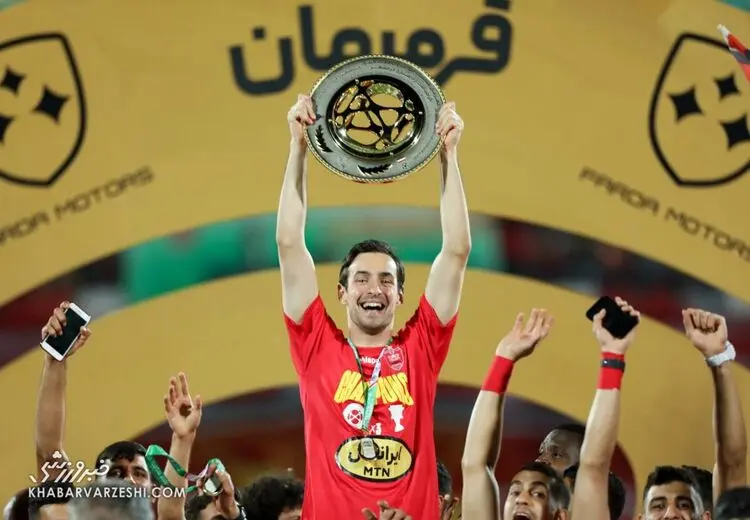 ستاره پرسپولیس ماندنی شد