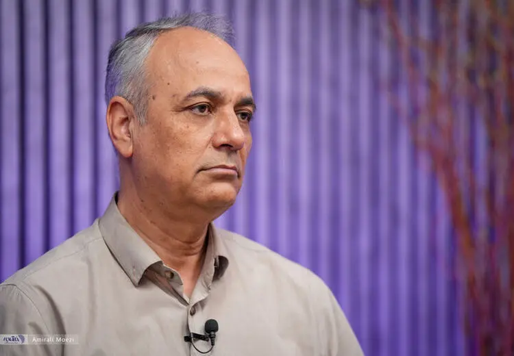 احمد زیدآبادی: کیهان تمام تلاش‌های دولت برای آرام کردن فضا را خنثی می‌کند