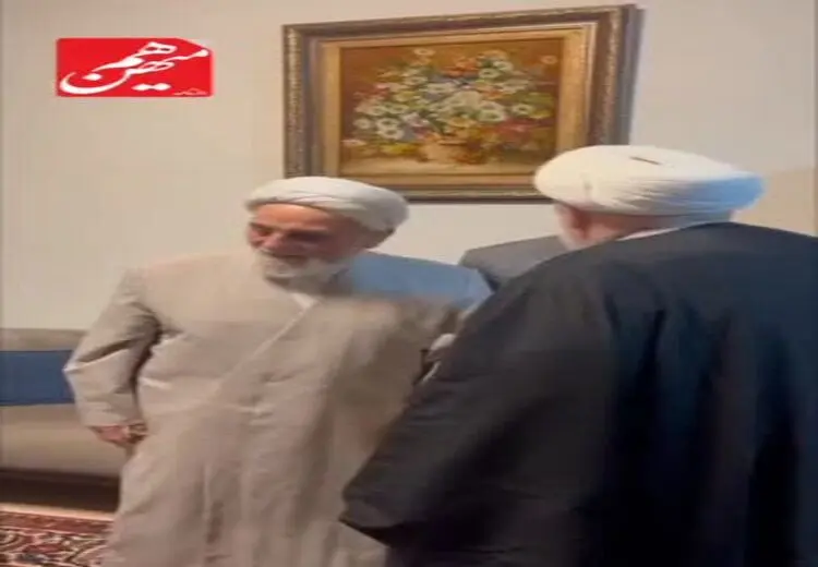 لحظه دیدار کروبی و ناطق‌نوری بعد از ۱۵ سال