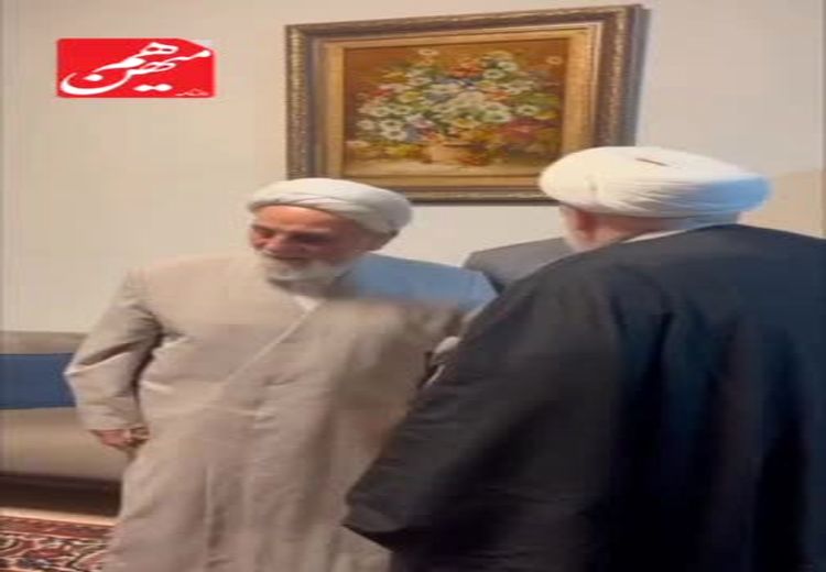 لحظه دیدار کروبی و ناطق‌نوری بعد از ۱۵ سال