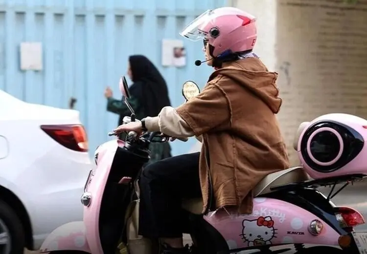 تکذیب مخالفت شورای فرهنگی زنان و خانواده درباره گواهینامه موتورسیکلت بانوان