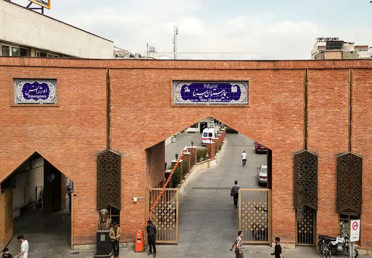 ماجرای پرتاب گاز اشک‌آور به محوطه بیمارستان سینا