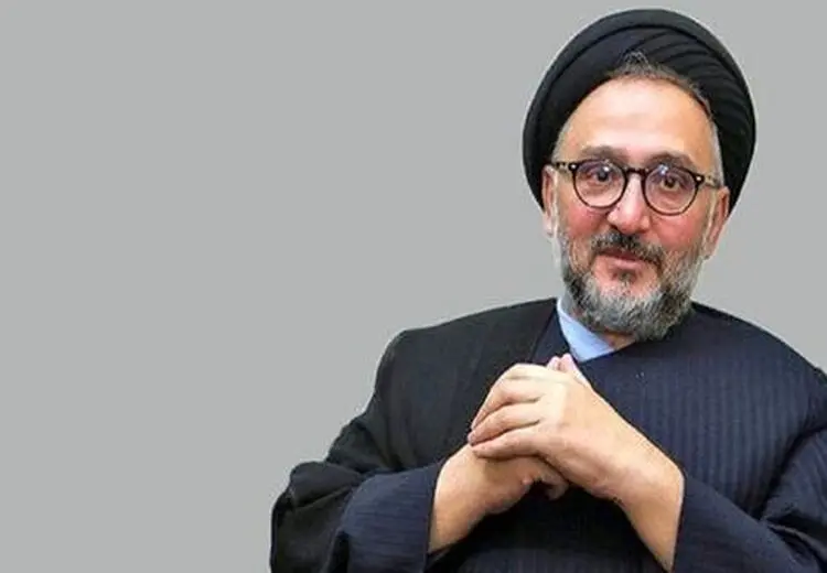 ابطحی: اقدامات افراطی مثل طراحی لباس زنان بیمار در اتاق عمل باعث دین گریزی جامعه می شود/ مسئولیت این فضای تلخ با روحانیون است