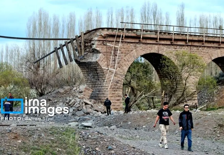 حمله هوایی به پل راه‌آهن زنجان