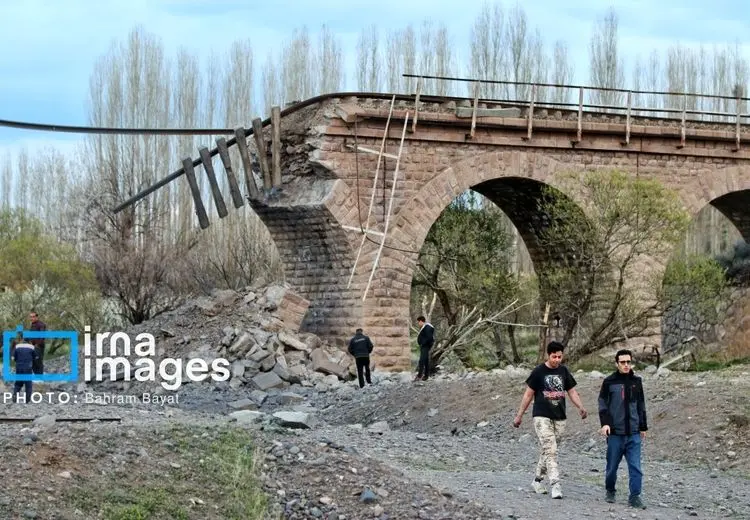 حمله هوایی به پل راه‌آهن زنجان