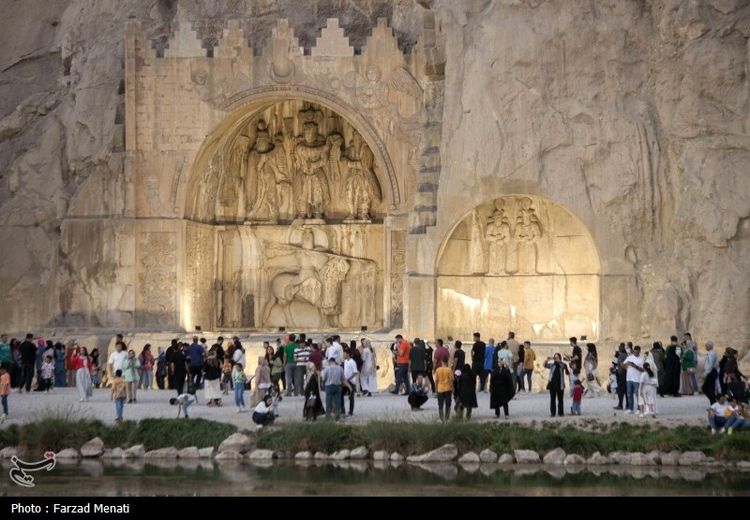 طاق بستان در تابستان!