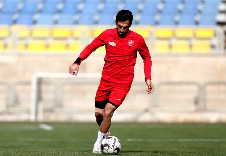 ستاره پرسپولیس از بازی سپاهان جا ماند