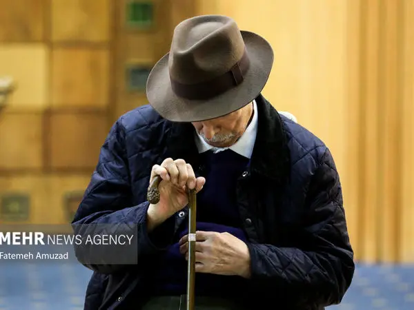 پیام علی نصیریان در تولد ۹۱ سالگی‌اش / شریک غمتان‌ هستم