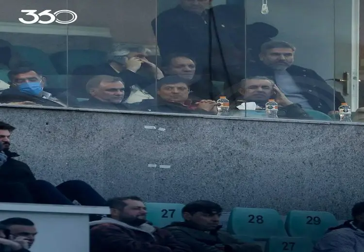 علیرضا فغانی، تماشاگر ویژه لیگ برتر ایران / عکس