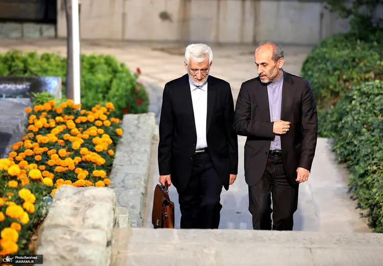 آقای‌ جبلی! کلید اتاق‌تان را به نگهبان بدهید؛ دست وحید جلیلی را بگیرید و با هم تشریف ببرید منزل!