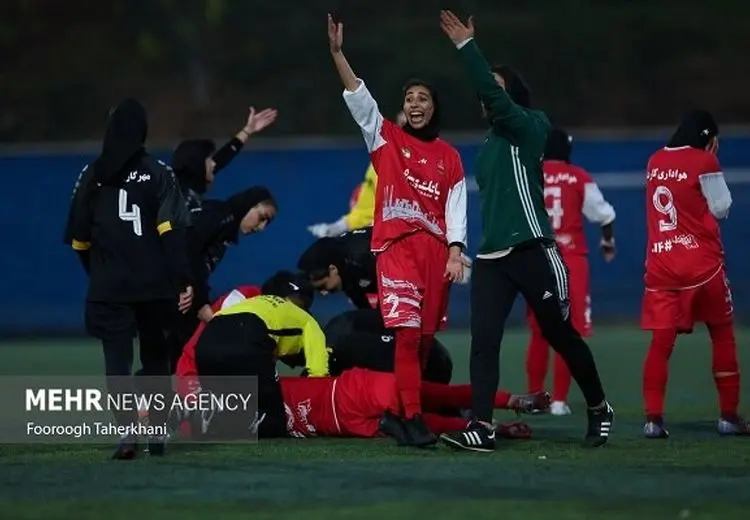 کنایه سرمربی سابق پرسپولیس به قرمزها/ تیم بدون ساختار نامزد سقوط است!