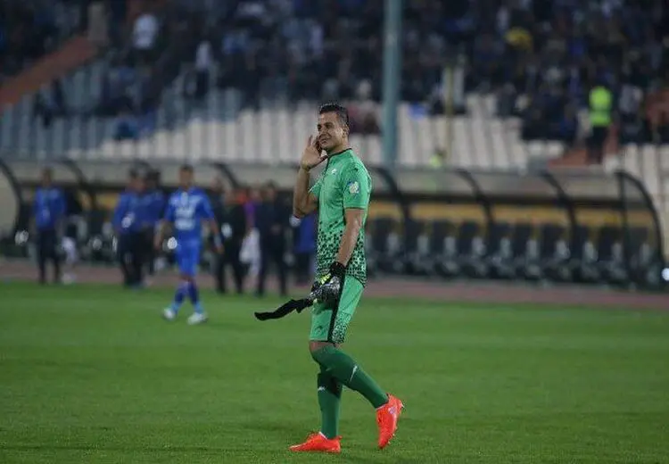 بوسه حامد لک قبل از حذف استقلال + عکس