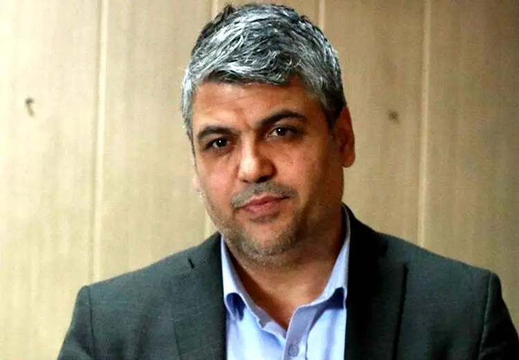 ستار همدانی: استقلال به مشتِ ویرانگر تبدیل شده است