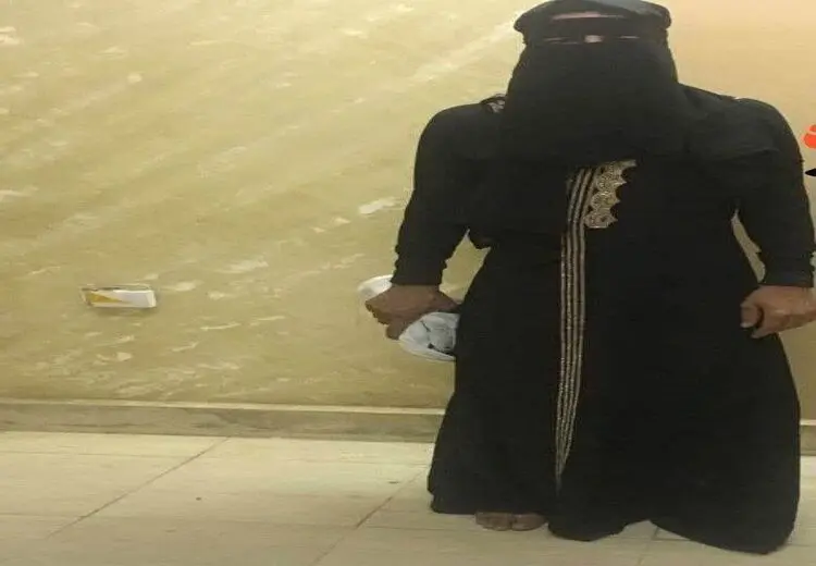 دستگیری یک داعشی با لباس زنانه در موصل عراق!/ عکس

