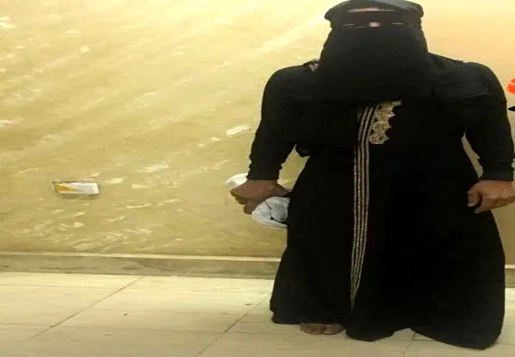 دستگیری یک داعشی با لباس زنانه در موصل عراق!/ عکس

