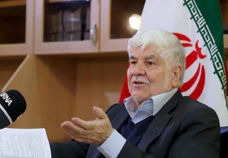  محمد هاشمی: گوگوش که با چادر به دفترم آمده بود گفت من برای آقا (امام خمینی) یک ترانه خواندم، می‌خواهید برایتان بخوانم؟