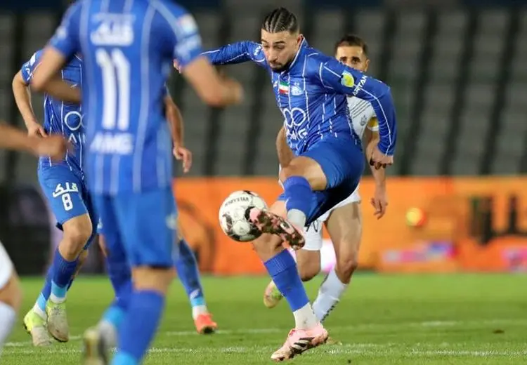 استقلال بدون بازیکنان خارجی مقابل تراکتور قرار می‌گیرد