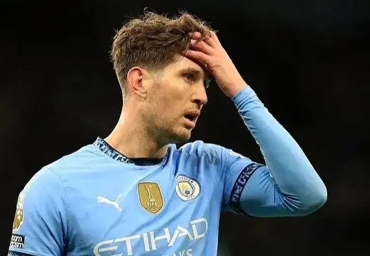 درخت کریسمس باعث مصدومیت بازیکن منچسترسیتی شد