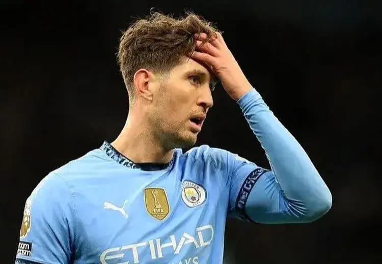 درخت کریسمس باعث مصدومیت بازیکن منچسترسیتی شد