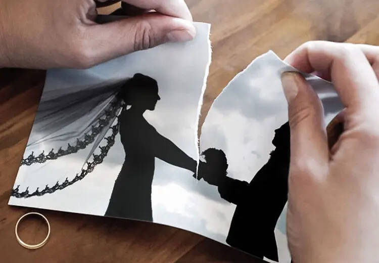 درخواست طلاق به خاطر رفیق بازی زن