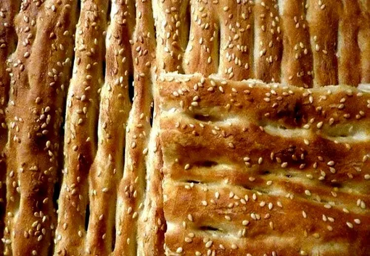 کنجد روی نان‌ مفید است؟