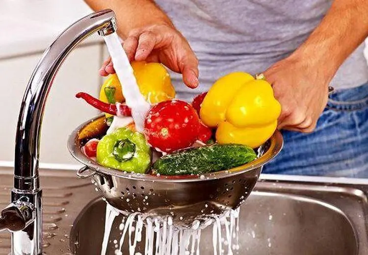 بهترین روش ضدعفونی کردن سبزیجات چیست؟