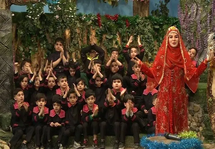 ملیکا زارعی: یک بار دیگر وطن را برای فرزندانمان تعریف کنیم