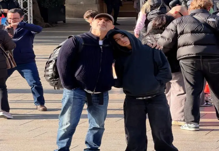 عکس دو نفره پیمان معادی با پسرش