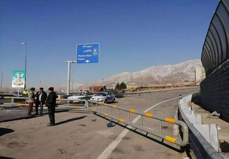انسداد جاده چالوس برای تخلیه بار ترافیکی 